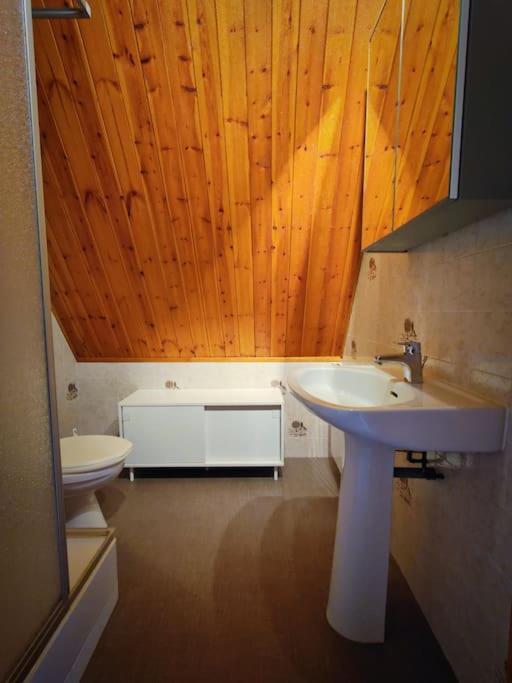 Logement 6 Pers Au Coeur Des Montagnes Pyreneennes Linge De Maison Et Papier Toilette Non Fournis Boutx Exteriör bild