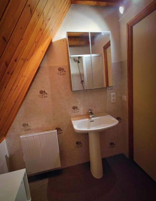 Logement 6 Pers Au Coeur Des Montagnes Pyreneennes Linge De Maison Et Papier Toilette Non Fournis Boutx Exteriör bild